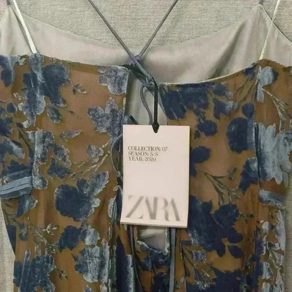 ✨SALE✨Zara Limited Edition Velvet Dress Size M - Picture 13 of 15